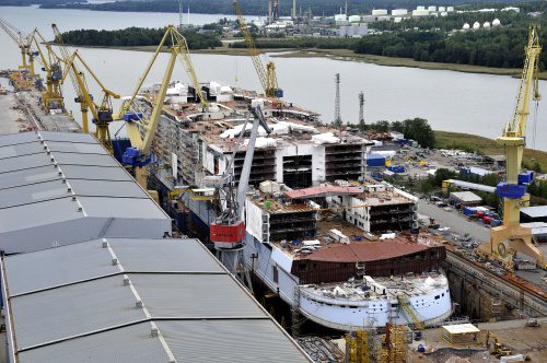 Oasis of The Seas, the first ship in the Oasis-class, under construction at STX Finland in Turku. Photo: RCL