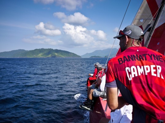 m10540_crop12_608x404_proportional_1327664588715C volvo ocean race camper indonesia straits of malacca