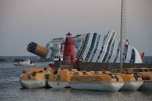 800px-Collision_of_Costa_Concordia_11