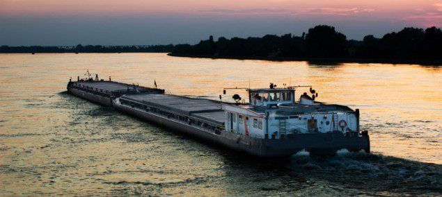 shutterstock_64675078 barge danube river