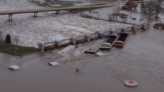  Illinois River